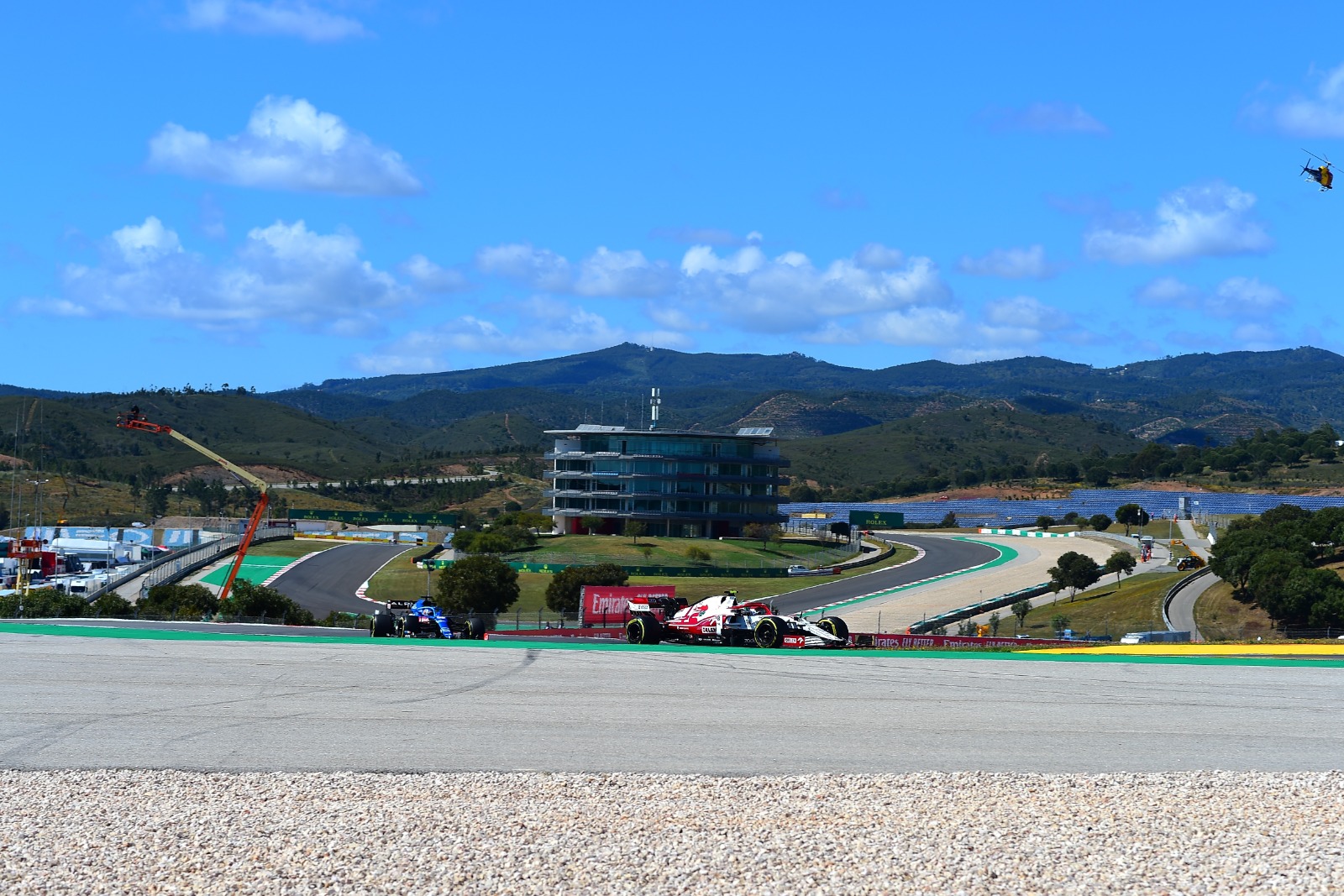 Savaşın gölgesi, hız tutkunlarını tedirgin ediyor