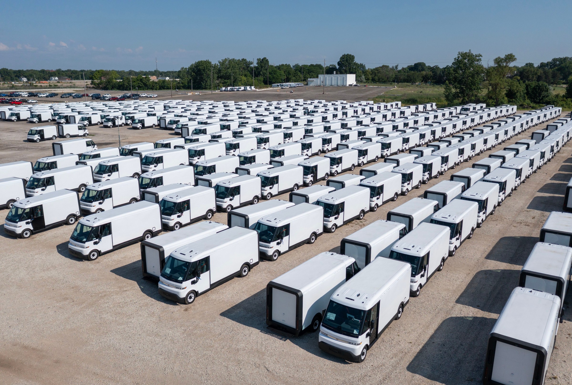 Elektrikli araç rüzgarı yavaşladı, otomotiv endüstrisi rotasını arıyor