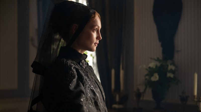 Aşk, dans, entrika; Bridgerton büyüsüne kapılın!