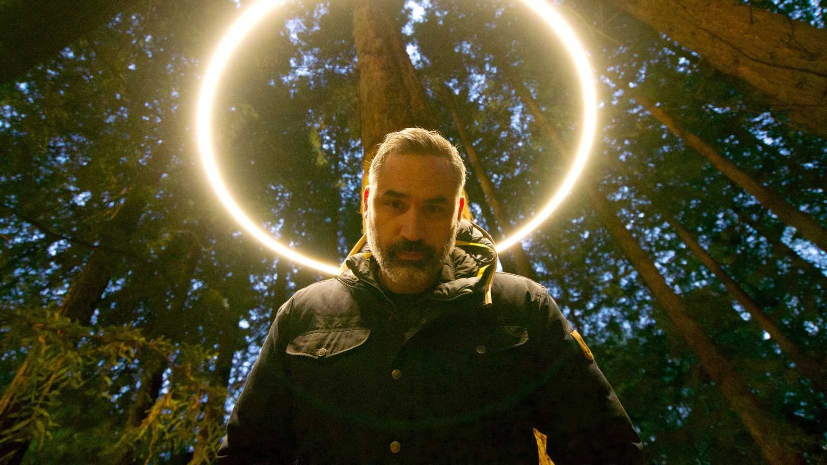 Evrenin sırları, kısa soluklu ama derin hikayelerde gizli