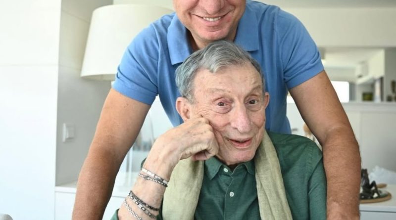 Babasıyla gurur, özlem ve sonsuz bir sevgi