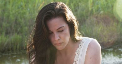 Karmaşıklıkla büyüleyen hikayeler, beklentileri yükseltir