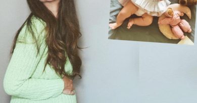 Küçük kızın gözlerinde geçmişin ışığı parlıyor