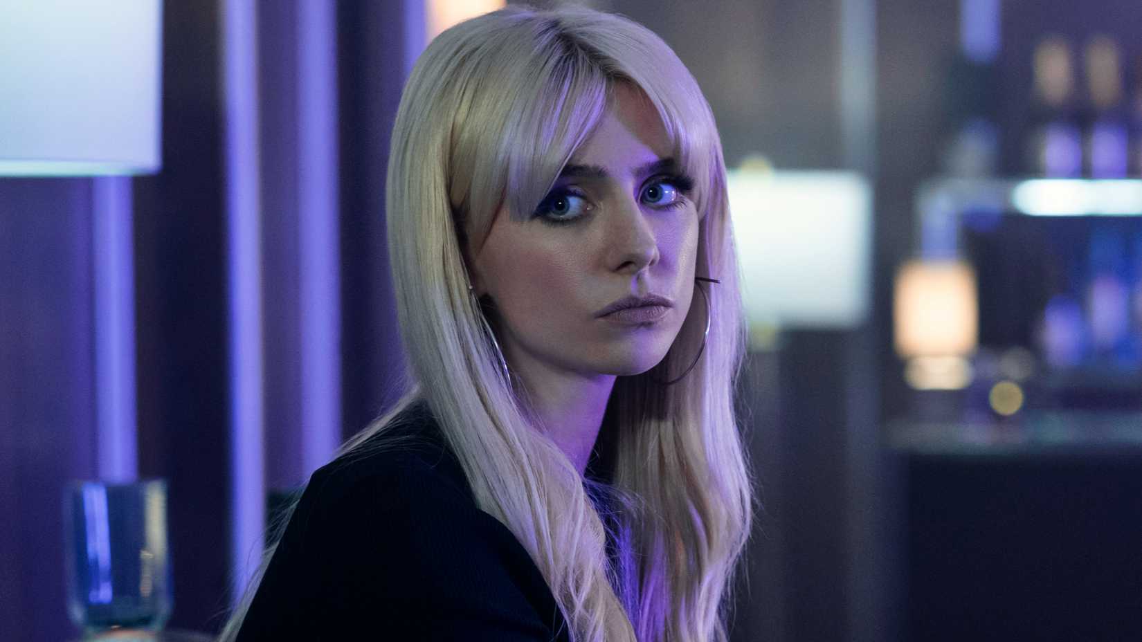 Yeni nesil süper kahramanlar, rekabet ve karanlık sırlar