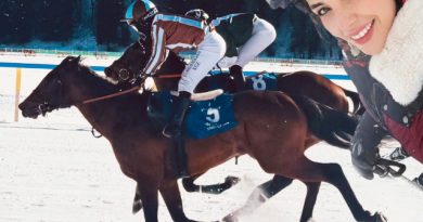 Kışın büyüsü, atlar ve ünlü bir oyuncu