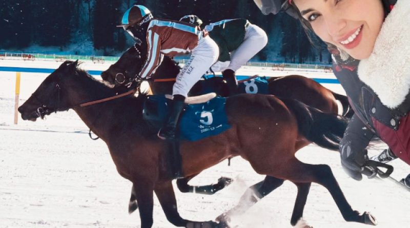 Kışın büyüsü, atlar ve ünlü bir oyuncu