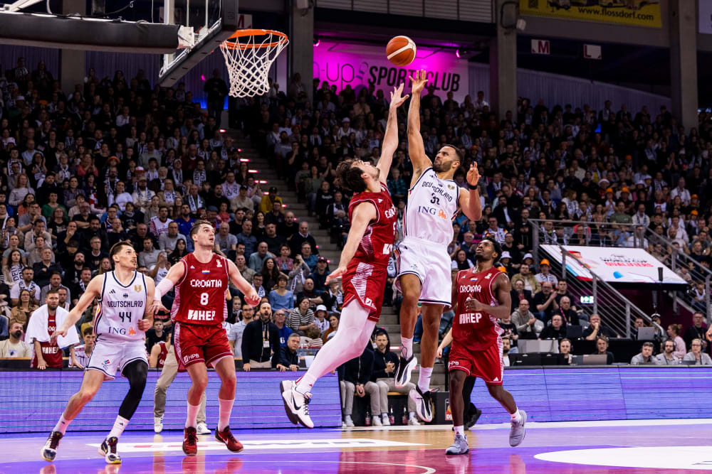 Taraftar coşkusu basketbolu ateşledi, tribünler doldu taştı!