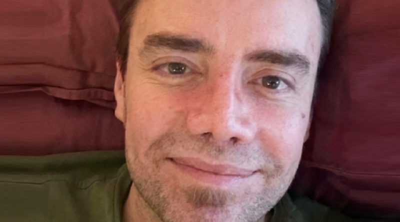 Yeniden doğuş gibi bir an, yüzüne yeniden nefes oldu