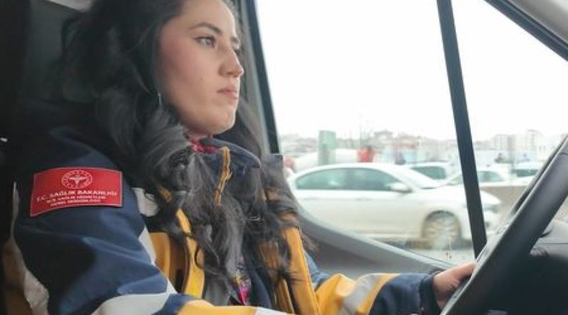 Hızla koşan eller, hayat dolu anlar, İstanbul'da umut