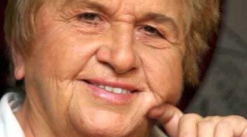 Efsane söz yazarı Ülkü Aker hayata veda etti, müziğe iz