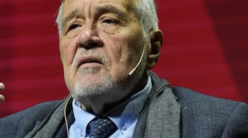 Usta bir düşünürün sağlığına kavuşması dileğiyle