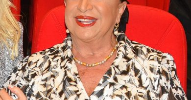 Sahne ışıkları Perran Kutman'ı ısıttı, nostalji dorukta!