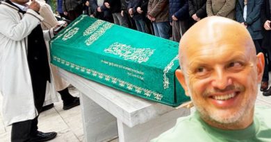 Sanat dünyası yaslı, ustayı son kez uğurladık