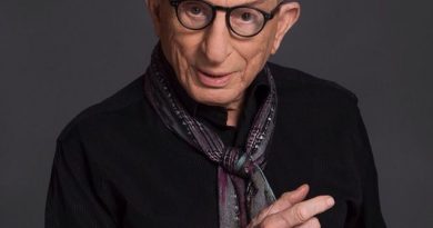 Tiyatronun ışığı hiç sönmeyecek, gençler sahne alacak!