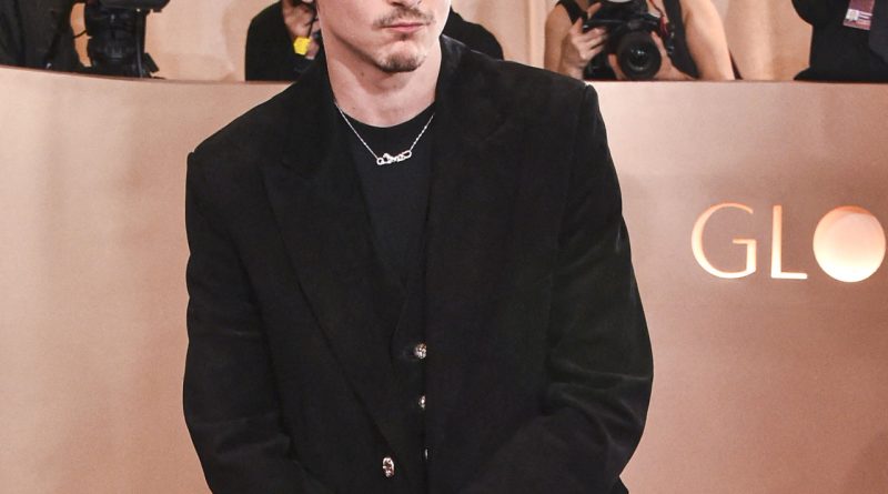 Balerin sahneye çıkıyor, dikkatler üzerinde!