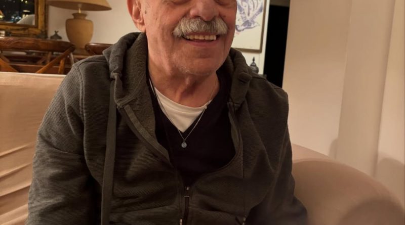 Yaşasın! Yeşilçam efsanesi 83 yaşında neşeyle kutladı