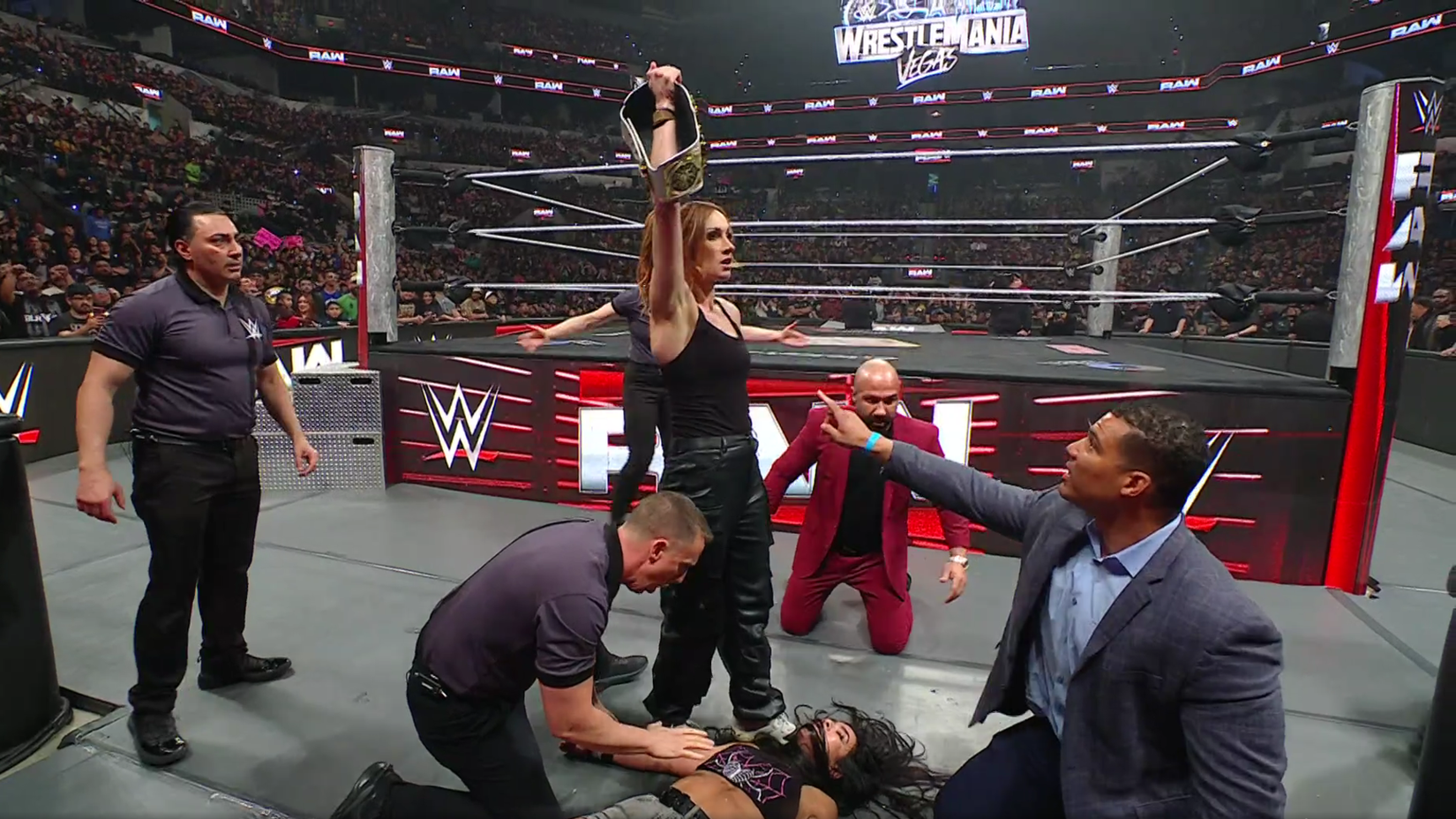 Güreşten uzaya, Becky Lynch iki dünyada da parlıyor