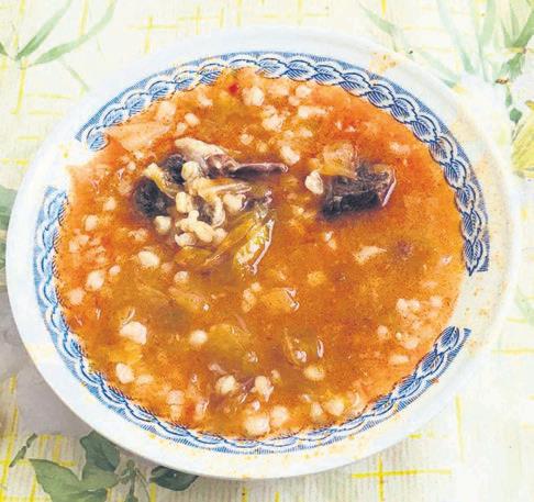 Doğu'nun kalbinden, yöresel tatlar sofrayı şenlendiriyor