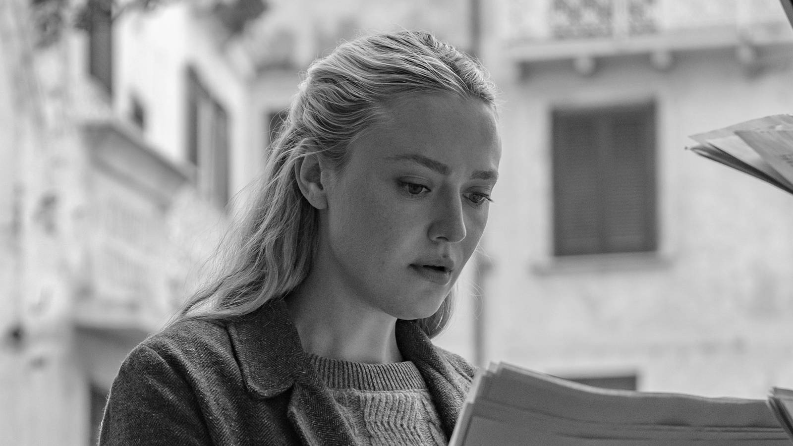 Gizem, karanlık ve kusursuz oyunculuk büyüleyici bir atmosfer yaratıyor