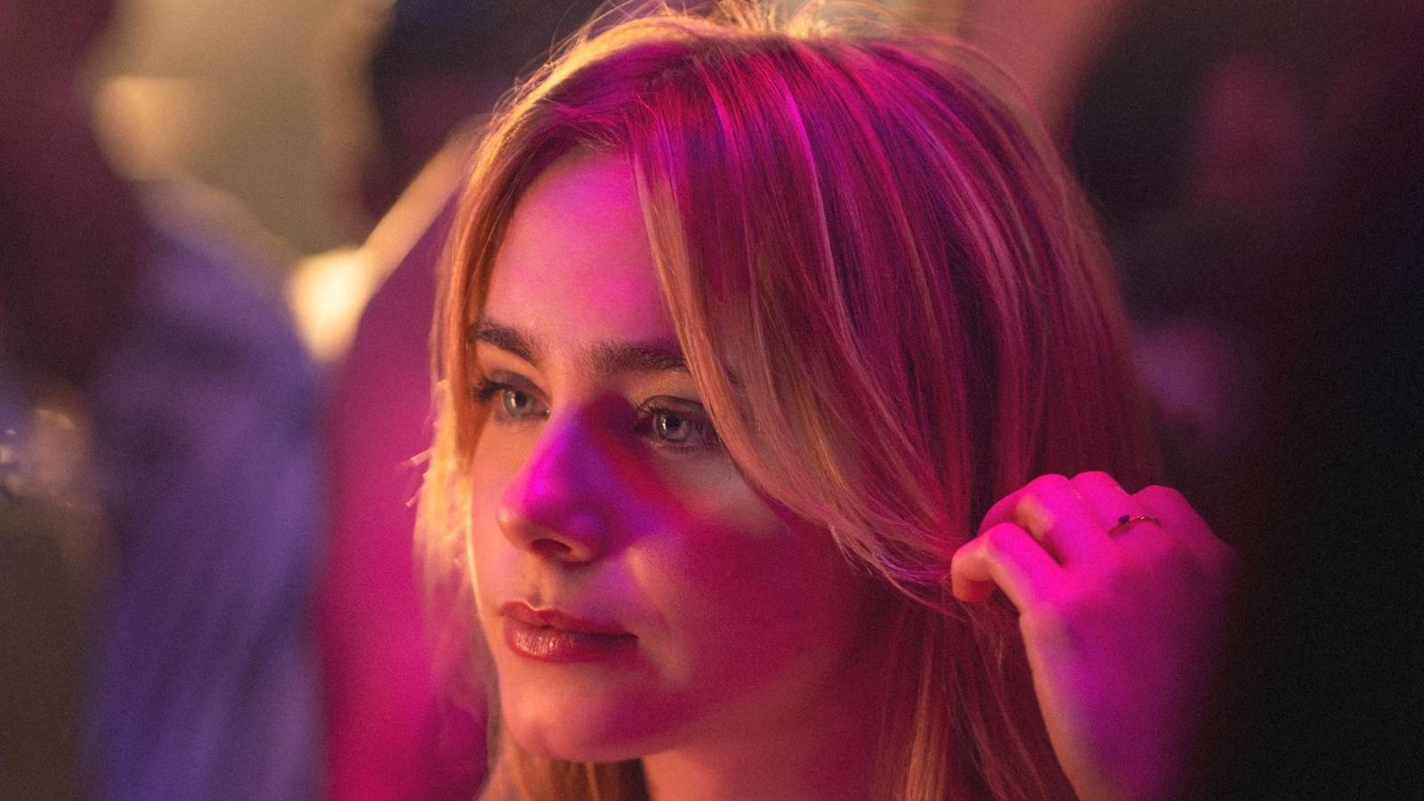 Gece karanlık, sır perdesi kalkıyor, gerilim dorukta