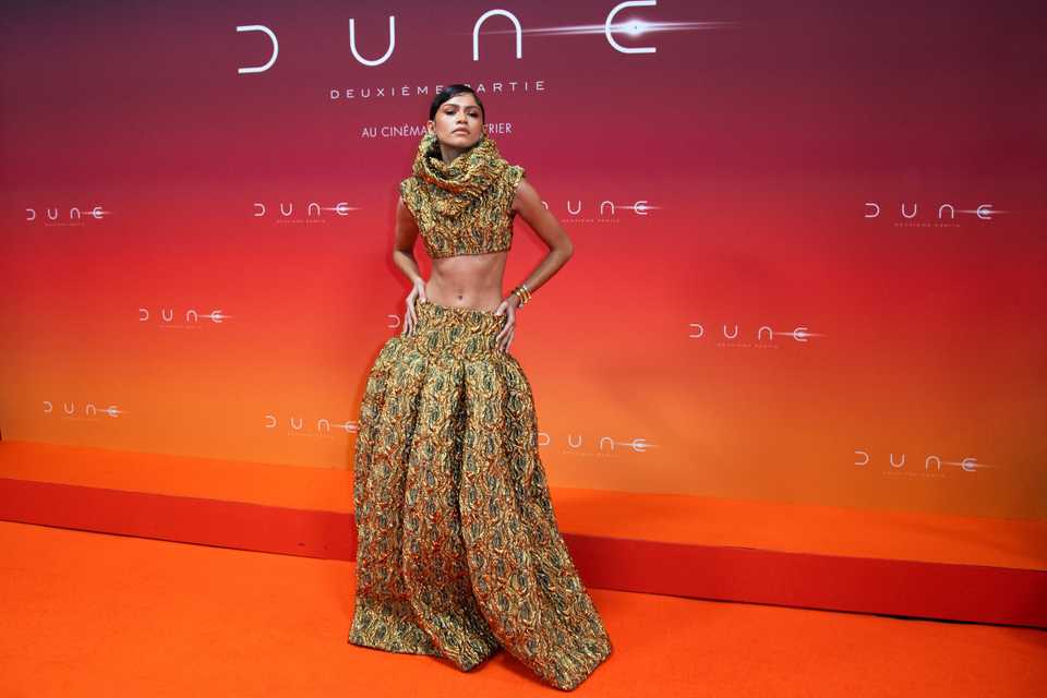 Aşk dedikodusu alevlendi, stilist ima mı attı?