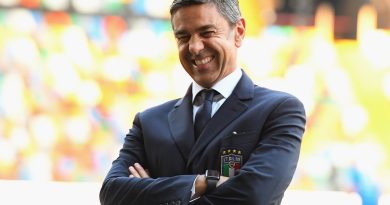 Tartışmalı karar, eski yıldızlardan sert yorumları beraberinde getirdi