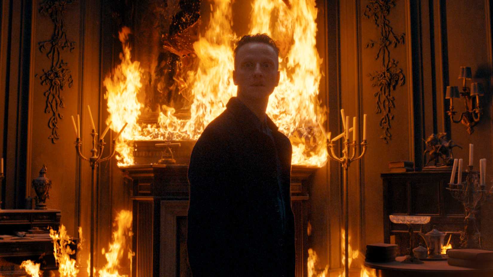 Karanlık sırlar, karmaşık zaman döngüleri, büyüleyici bir Almanya