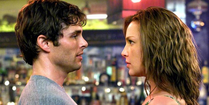 Tropikal desenler, renkli ışıklar, nostaljik bir romantizm