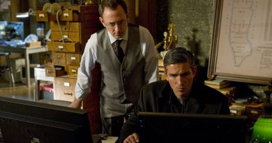 Gelecekten gelen uyarılar, suçları önleme çabası, karmaşık ilişkiler