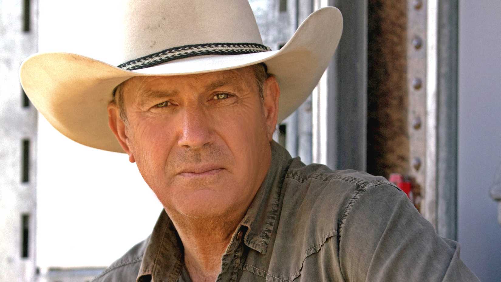 Yepyeni bir çağ, yayın dünyası dönüyor, devler bir araya geliyor