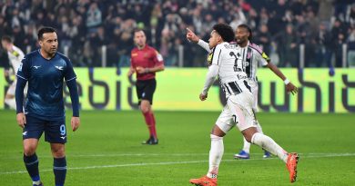 Heyecan dorukta, şaplakla karışan gol sevincini yakaladılar