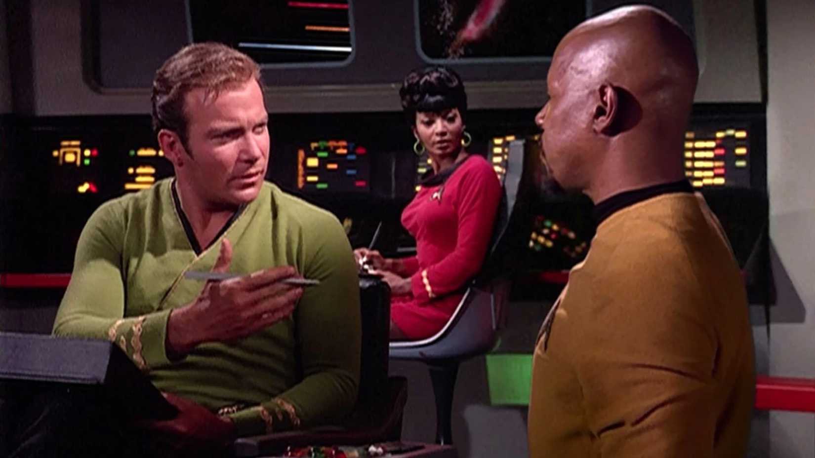 Kirk'ün mirası sorgulanıyor, Federasyon'un geleceği belirsiz