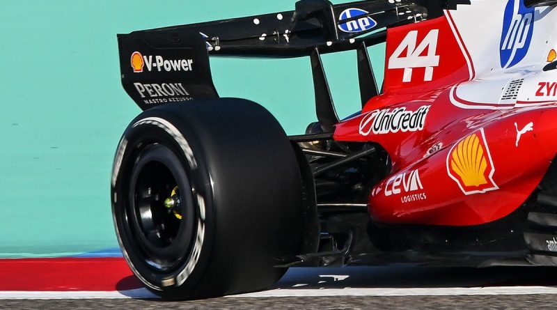 Kırmızı şimşek piste geliyor, dönüşüm başlıyor