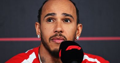 Hızlanma şaşkınlık yarattı, Hamilton açıklama bekliyor