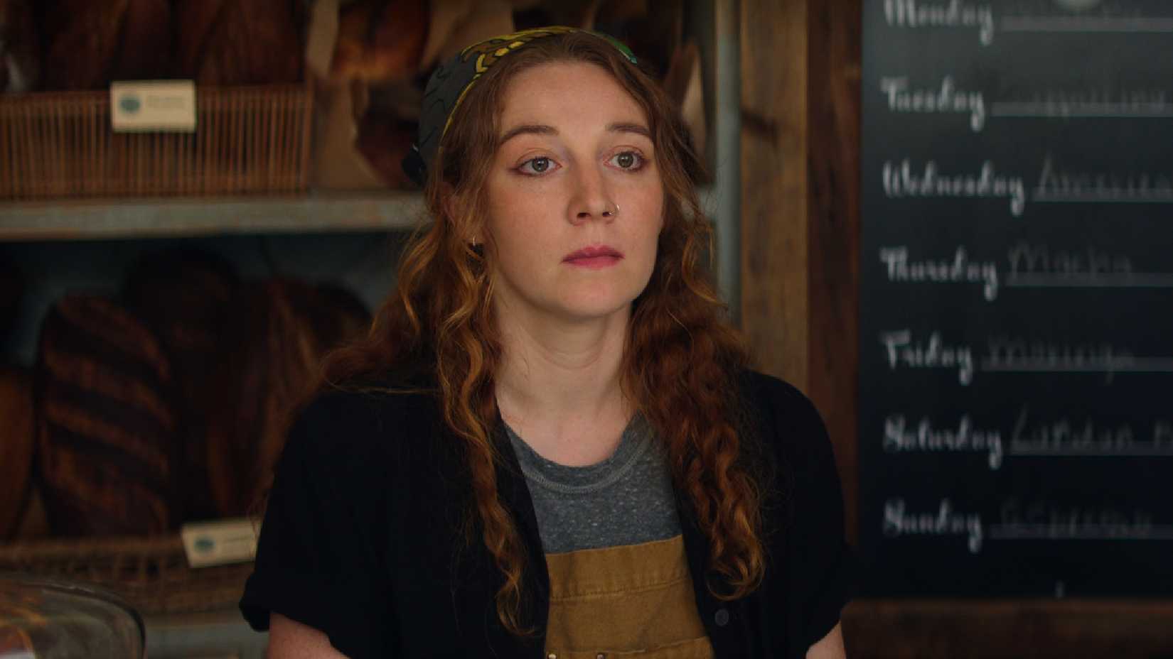 Weisz'in performansı dikkat çekiyor, hikaye çarpıcı değişimler içeriyor