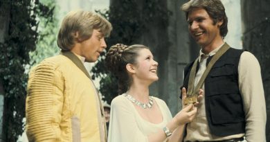 Kahraman geri dönüyor, hatalar siliniyor, hikaye tamamlanıyor