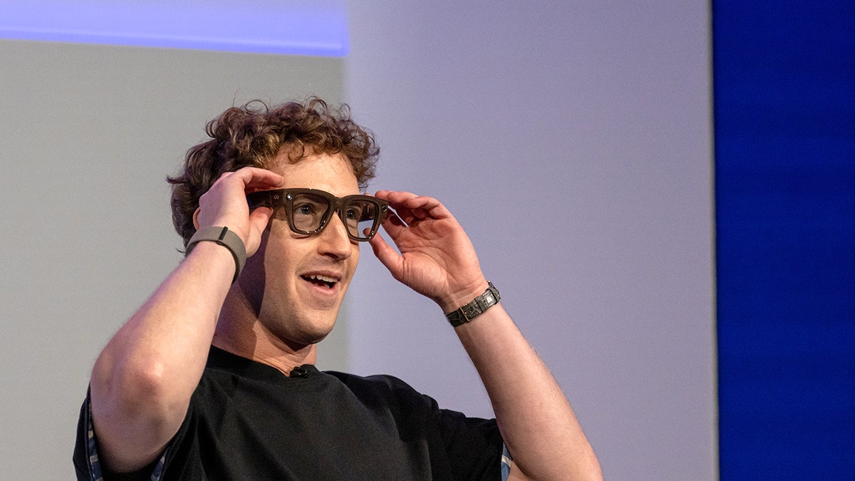 Gizlilik için tetikte olun, gözlüğe dikkat edin!