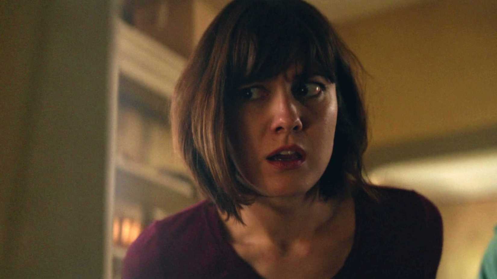 Robotlar, aşk ve ölüm dans ediyor; ekranlar alev alıyor