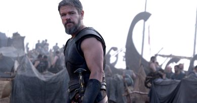 Zamanın büküldüğü, görsel şölen başlıyor!