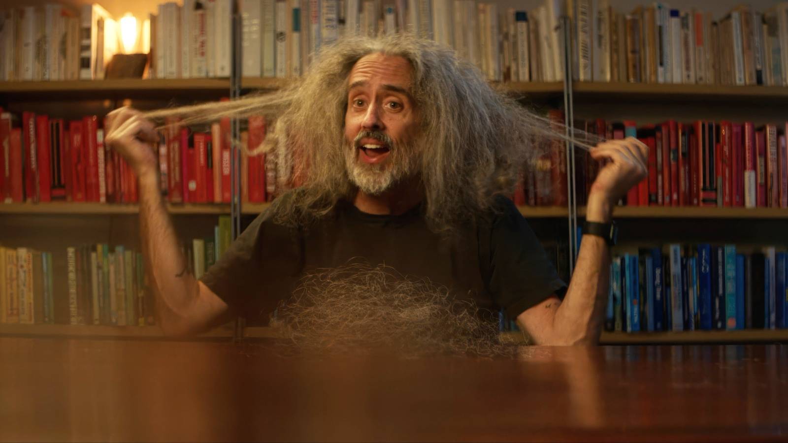 Hayatla ölüm arasında komik bir dans