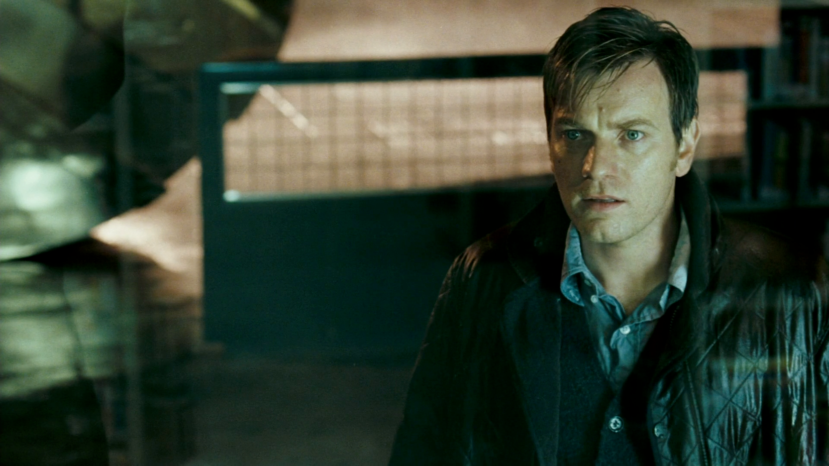 Derinlikli hikaye, karanlık atmosfer, Gosling'in performansı etkileyici