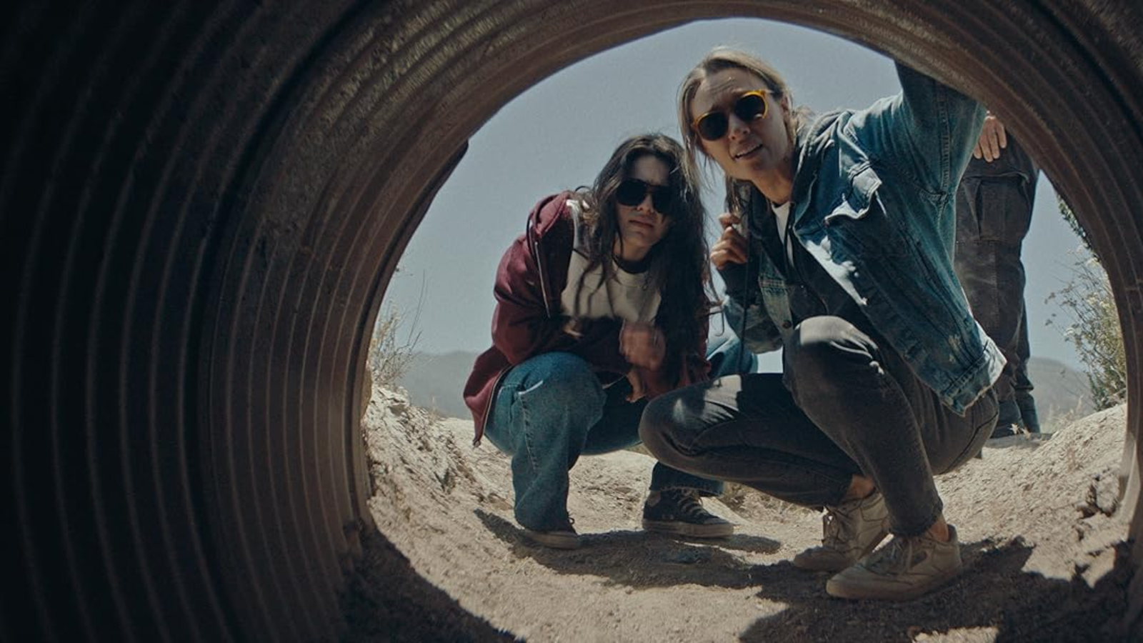 Paralel gerçeklikler, aile bağları ve umut arayışı