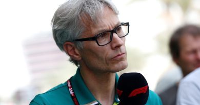 Gizemli bakışlar, sessizlik hüküm sürdü, sorular havada kaldı