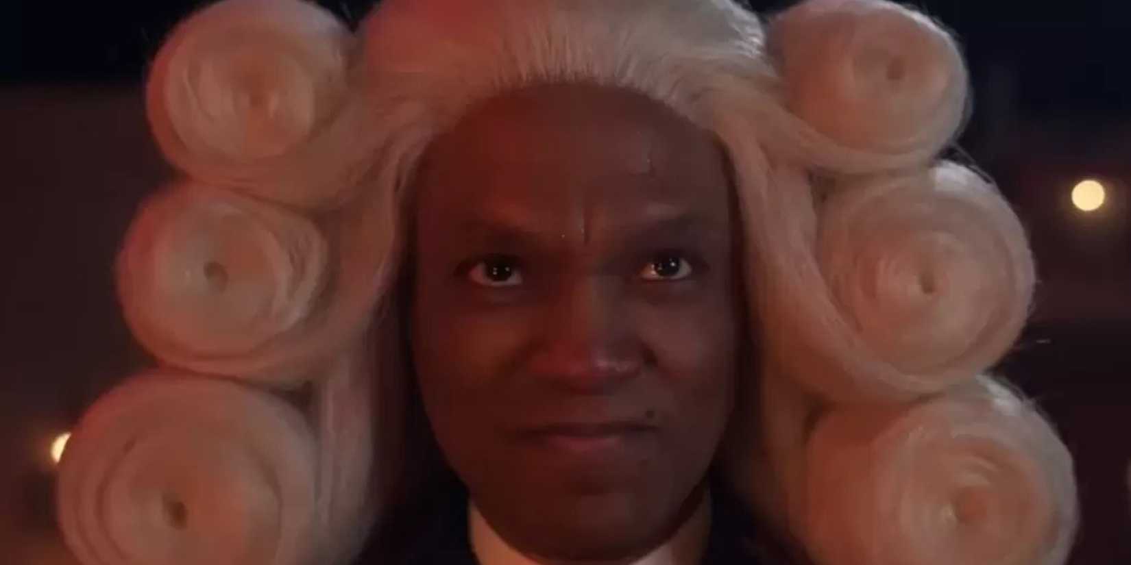 Sırlar, entrika, güç ve tehlike kolsuzuluğu