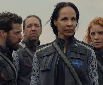 Neon ışıklar, karanlık sokaklar, dijital bir gelecek