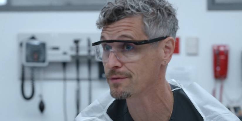 Acılarla dolu koridorlar, ayrılık ve sırlar kol geziyor