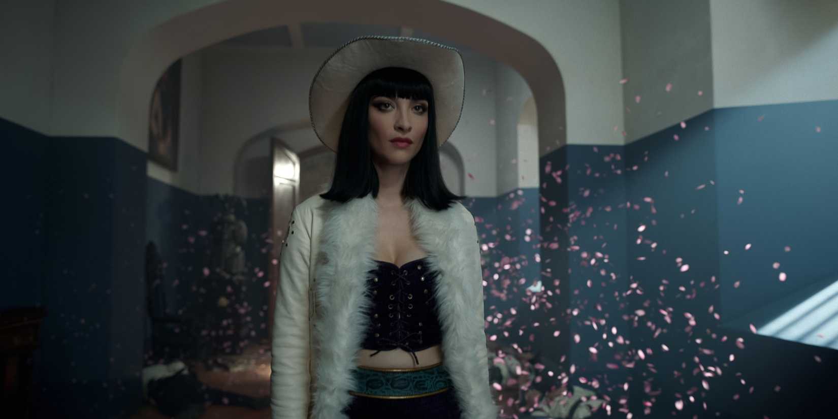 Sırlar, entrika, güç ve tehlike kolsuzluğu