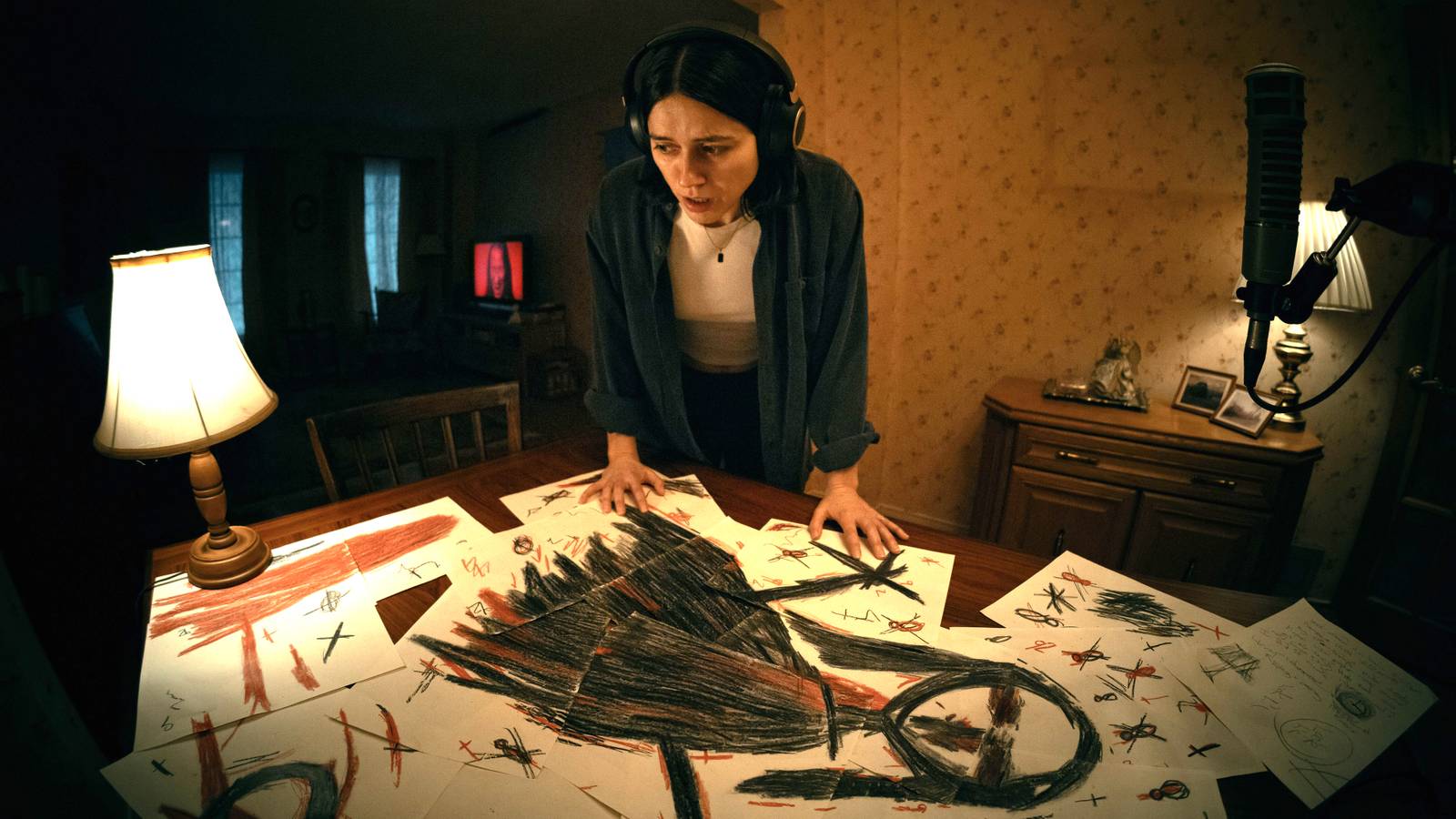 Şehir efsaneleri, podcast, gerilim, karanlık atmosfer, yeni başlangıç