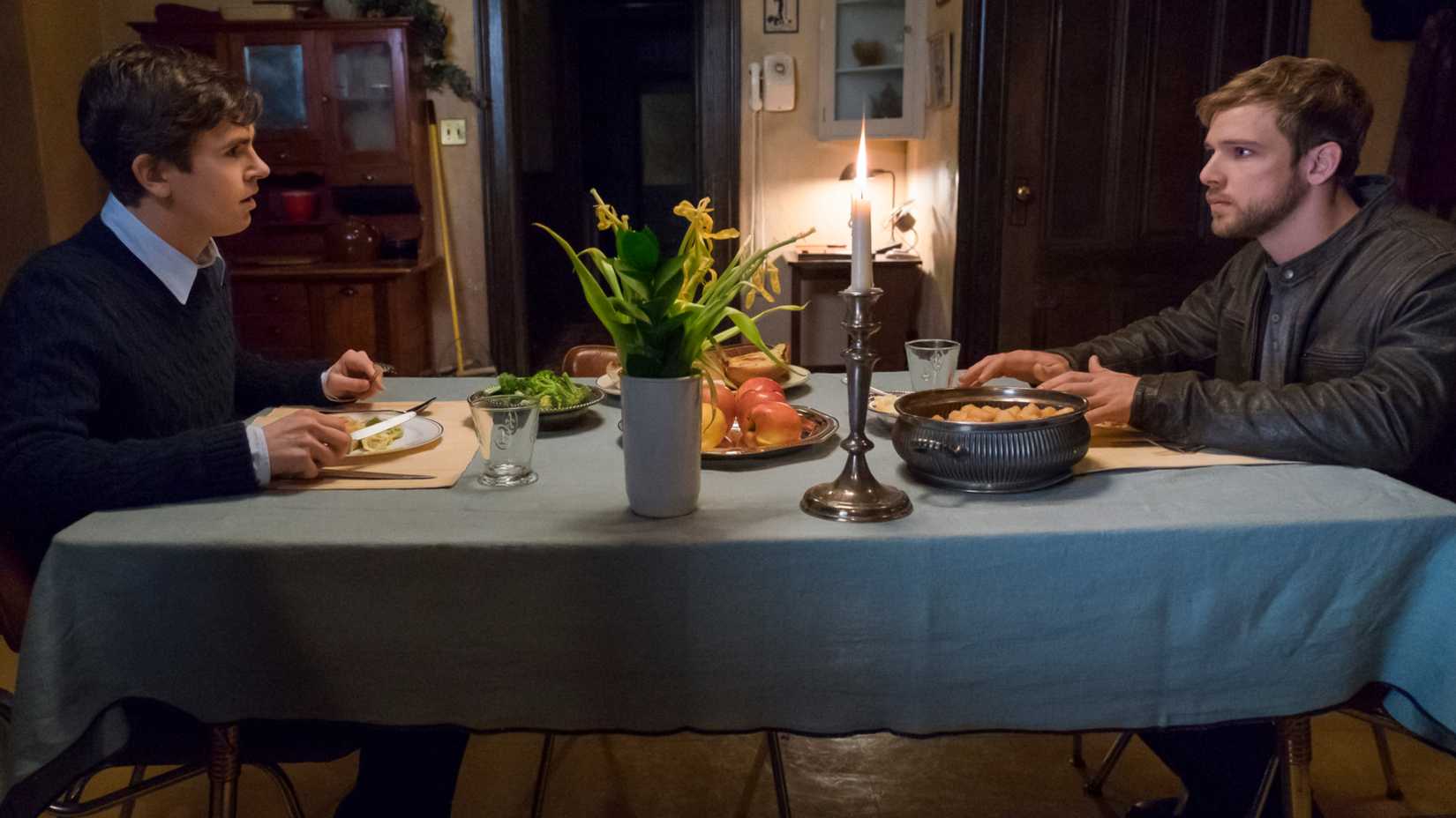 Ailesiyle karanlıklar, geçmişle hesaplaşma, gerilim dorukta