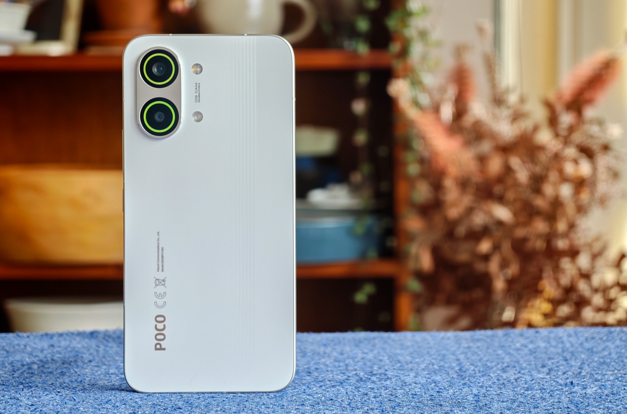 Güçlü işlemci, geniş depolama alanı, devasa bataryayla geliyor